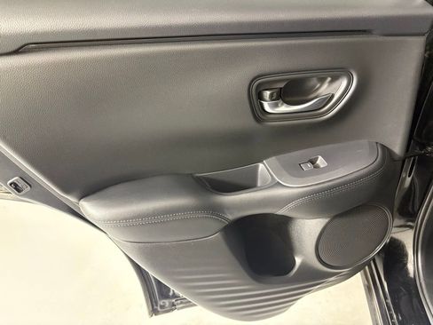 Used 2025 Honda HR-V LX image 33