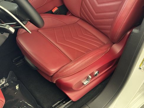 Used 2024 Maserati Grecale Trofeo image 6