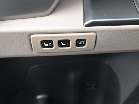 Used 2023 Lexus GX 460 Premium w/ Accessory Package AWD/4WD image 26
