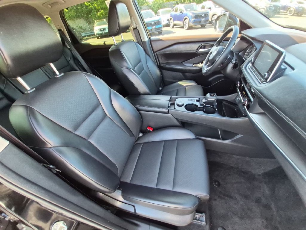 Used 2023 Nissan Rogue SV w/ SV Premium B Package AWD/4WD image 28
