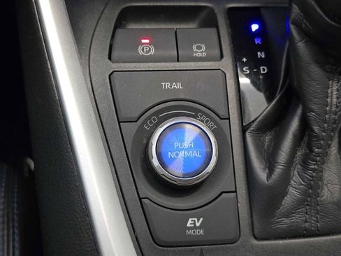 Used 2020 Toyota RAV4 XSE AWD/4WD image 16