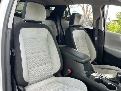 Used 2022 Chevrolet Equinox LS FWD image 39