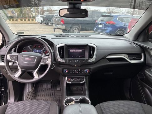 Used 2024 GMC Terrain SLE w/ Driver Convenience Package image 22