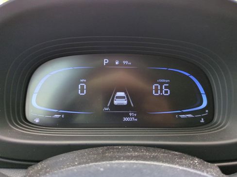 Used 2024 Hyundai Venue SEL FWD image 21