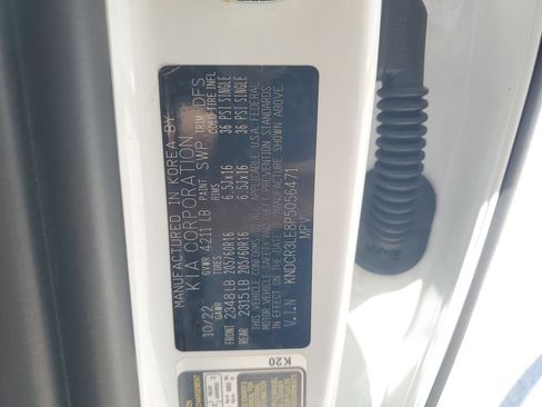 Used 2023 Kia Niro EX FWD image 24