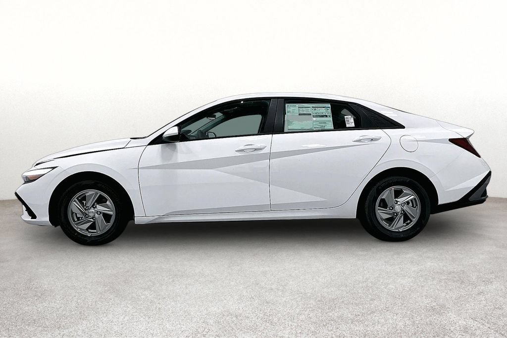 Used 2026 Hyundai Elantra SE FWD image 6