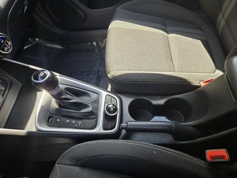 Used 2023 Hyundai Venue SEL FWD image 20