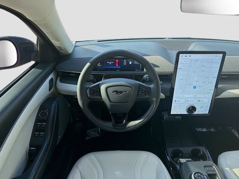 Used 2022 Ford Mustang Mach-E Premium image 21