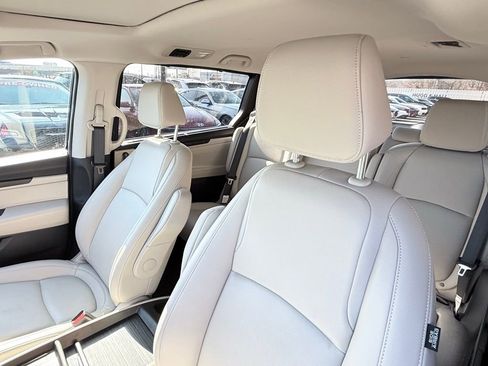 Used 2025 Honda Odyssey EX-L image 24