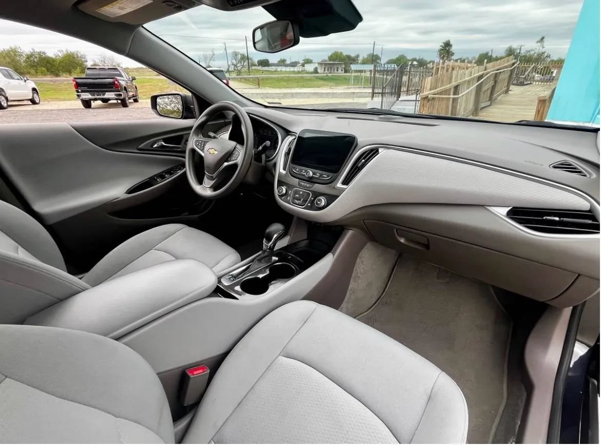 Used 2023 Chevrolet Malibu LS FWD image 8