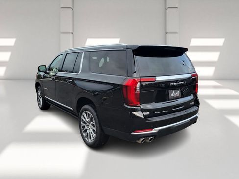 Used 2025 GMC Yukon XL Denali w/ Denali Reserve Package image 4