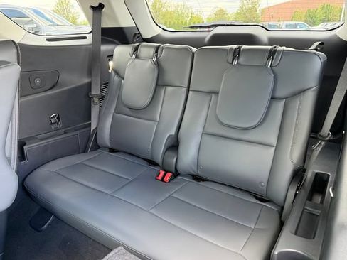 Used 2026 Ford Explorer Active w/ Active Comfort Package AWD/4WD image 15