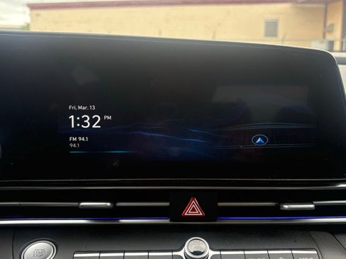 Used 2024 Hyundai Elantra SEL w/ Convenience Package image 20