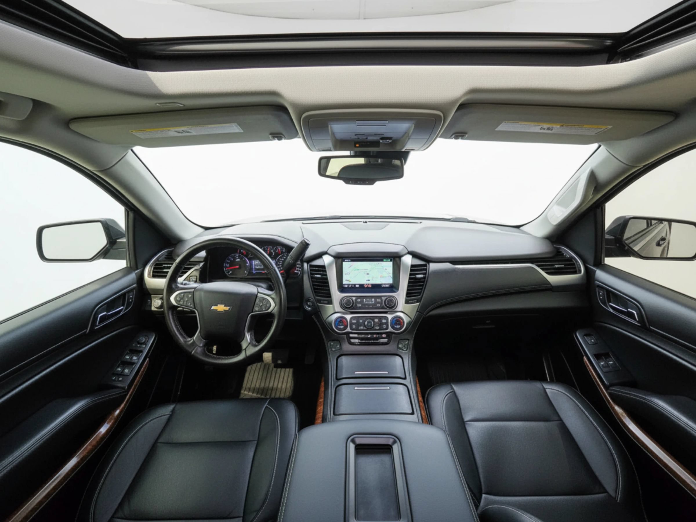 Used 2018 Chevrolet Suburban Premier RWD image 11