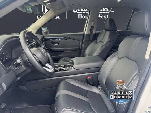 Used 2025 Honda Pilot EX-L image 9