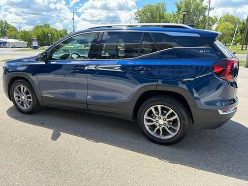 Certified 2023 GMC Terrain SLT FWD image 5
