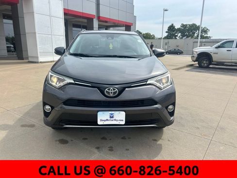 Used 2018 Toyota RAV4 XLE AWD/4WD image 3