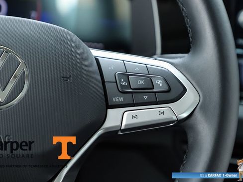 Used 2025 Volkswagen Jetta SE w/ Sunroof Package FWD image 22