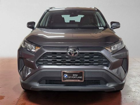 Used 2021 Toyota RAV4 LE AWD/4WD image 8