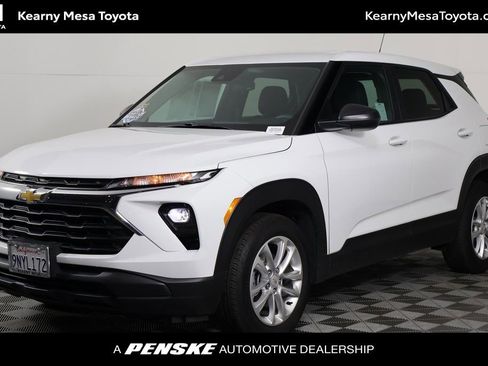 Used 2024 Chevrolet TrailBlazer LS image 1