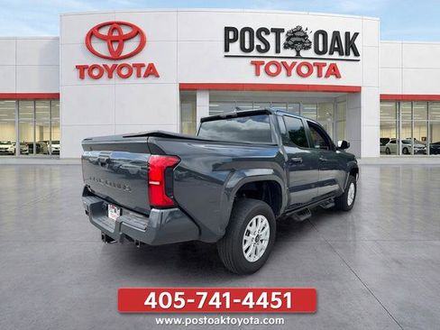Used 2025 Toyota Tacoma SR5 AWD/4WD image 9