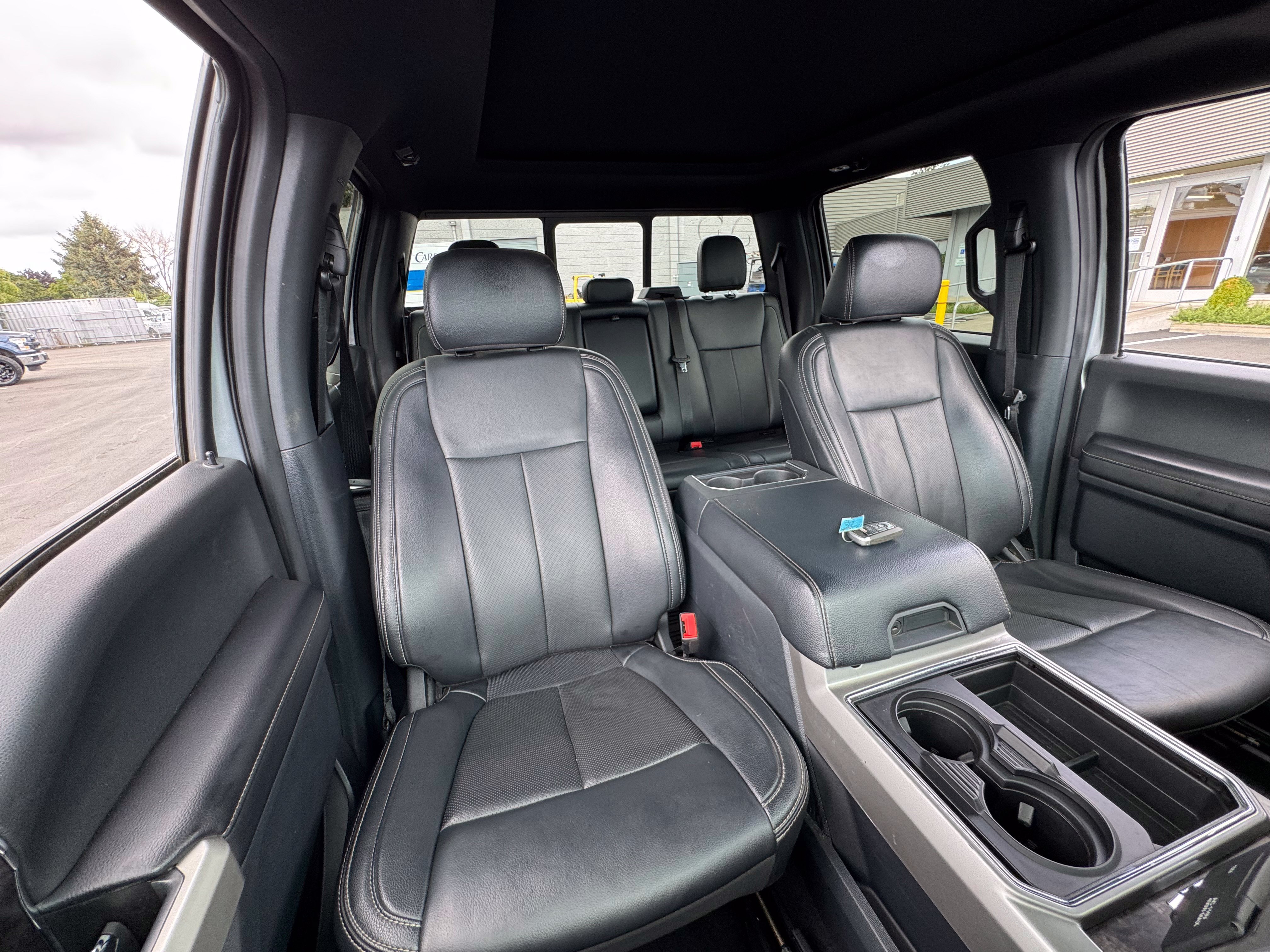 Used 2022 Ford F250 Lariat w/ Black Appearance Package AWD/4WD image 31
