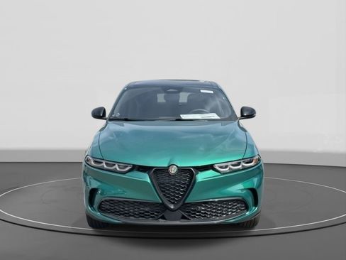 New 2025 Alfa Romeo Tonale w/ Premium Package AWD/4WD image 2