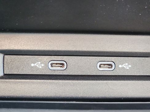 Used 2022 Volkswagen Tiguan SE image 24