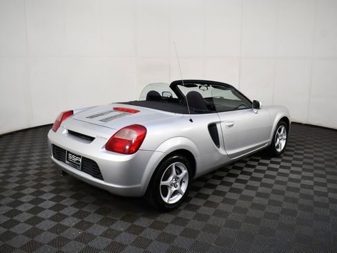 Used 2000 Toyota MR2 image 18