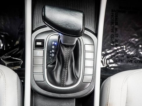 Used 2025 Hyundai Kona SEL image 20