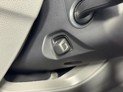 Used 2022 Porsche Cayenne Platinum Edition image 20