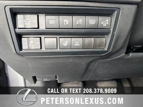 Used 2024 Toyota Sequoia Platinum AWD/4WD image 29