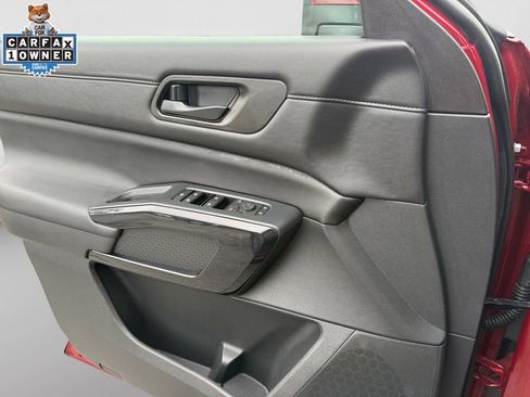 Certified 2025 Nissan Pathfinder SV AWD/4WD image 28