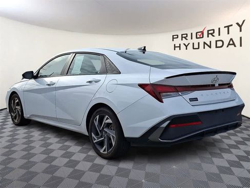 Certified 2025 Hyundai Elantra Sport image 6