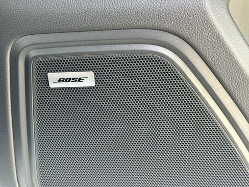 Certified 2025 Porsche Macan AWD/4WD image 20