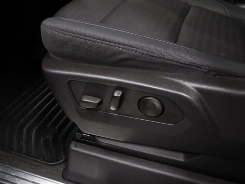 Used 2024 Chevrolet Silverado 1500 LT image 24