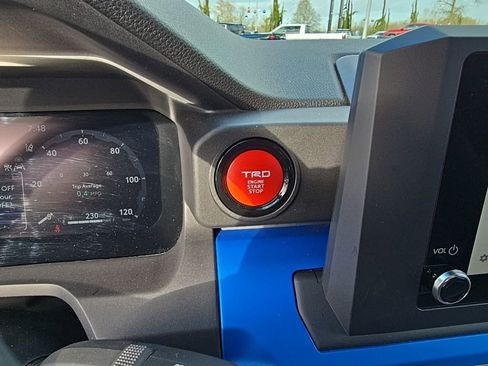 Used 2025 Toyota Tacoma TRD Off-Road AWD/4WD image 17