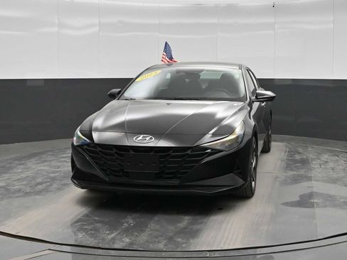 Certified 2023 Hyundai Elantra SEL w/ Convenience Package FWD image 3