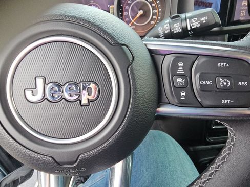 Used 2026 Jeep Wrangler Unlimited Sahara w/ Safety Group AWD/4WD image 12