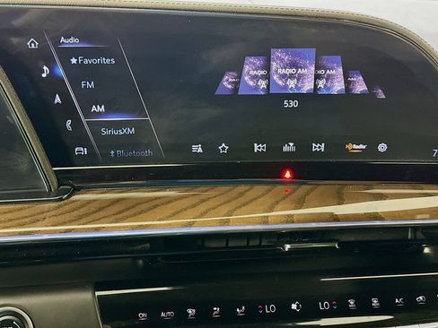 Used 2024 Cadillac Escalade ESV Sport Platinum w/ LPO, ONYX Package AWD/4WD image 15
