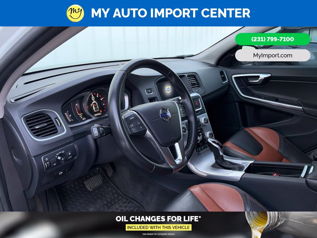 Used 2017 Volvo V60 T5 Cross Country w/ Convenience Package AWD/4WD image 8