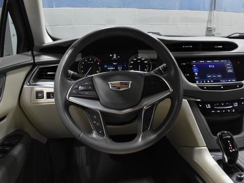 Used 2021 Cadillac XT5 Premium Luxury w/ LPO, Floor Liner Package FWD image 8