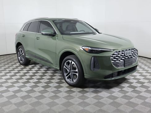 Used 2025 Audi Q5 Premium Plus w/ Premium Plus image 4