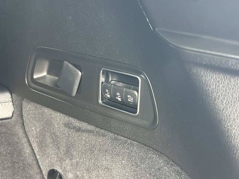 Used 2021 Mercedes-Benz GLS 450 4MATIC image 30