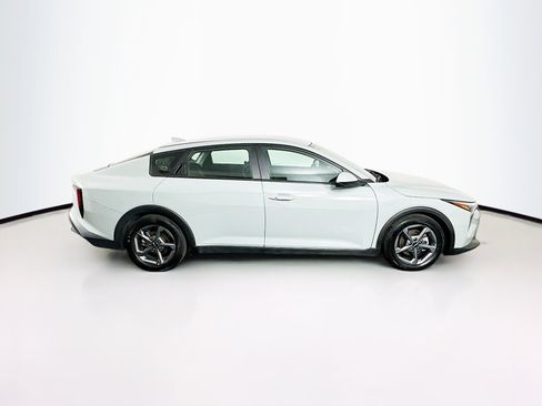 Used 2025 Kia K4 LXS image 10