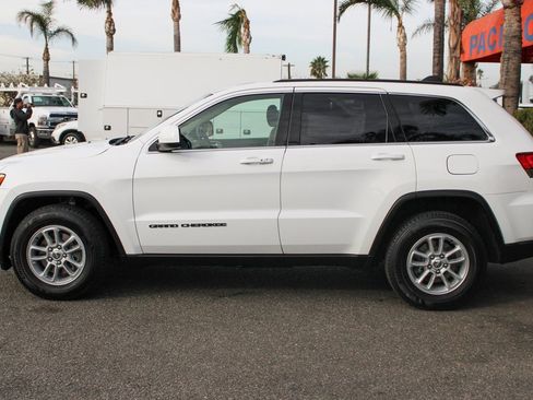 Used 2020 Jeep Grand Cherokee Laredo image 5