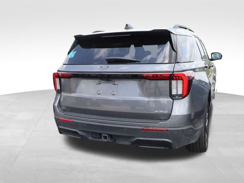 Used 2025 Ford Explorer ST-Line w/ ST-Line Street Pack image 12
