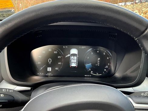 Used 2019 Volvo XC60 T6 Momentum w/ Multimedia Package image 18