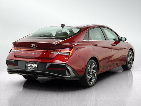 Used 2025 Hyundai Elantra SEL FWD image 5