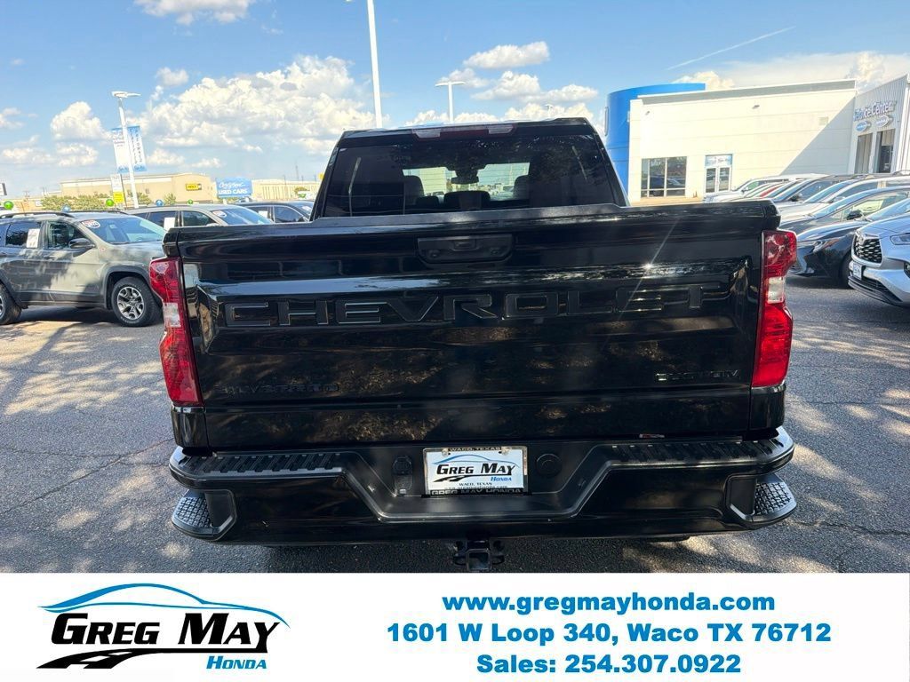 Used 2024 Chevrolet Silverado 1500 Custom Trail Boss w/ Turbomax Blackout Package AWD/4WD image 4